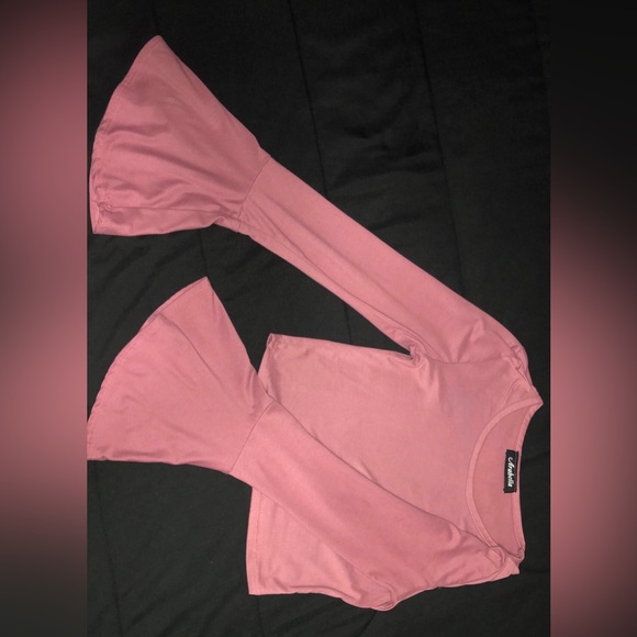 Crop top with bell sleeves - Picture 2 of 3